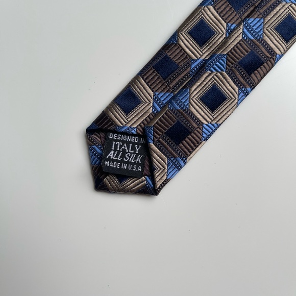 Patrick James Tie - Picture 4 of 4